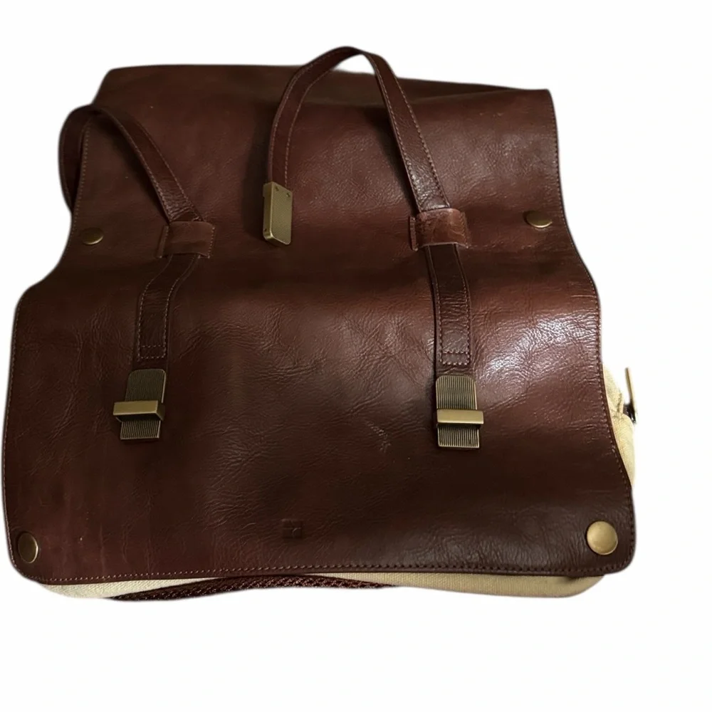 Men’s vintage travel valet with hanger removable pockets for laundering